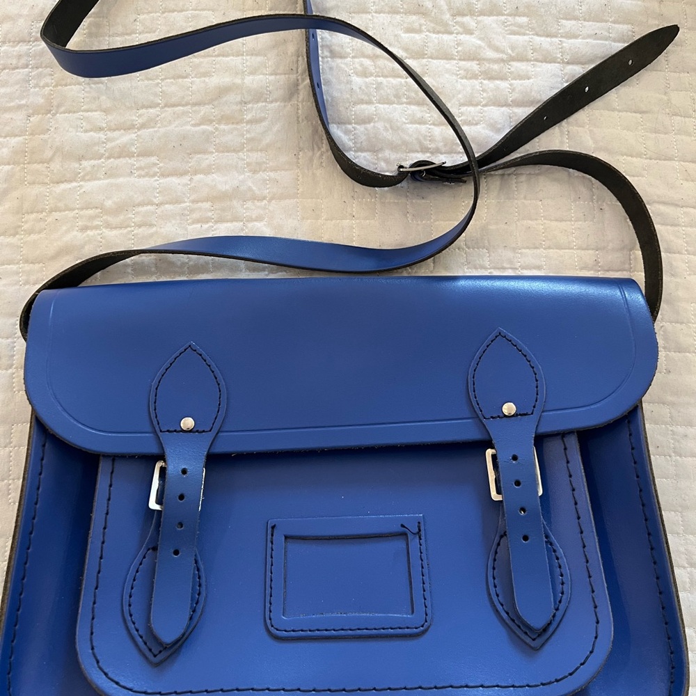 CAMBRIDGE SATCHEL BAG.